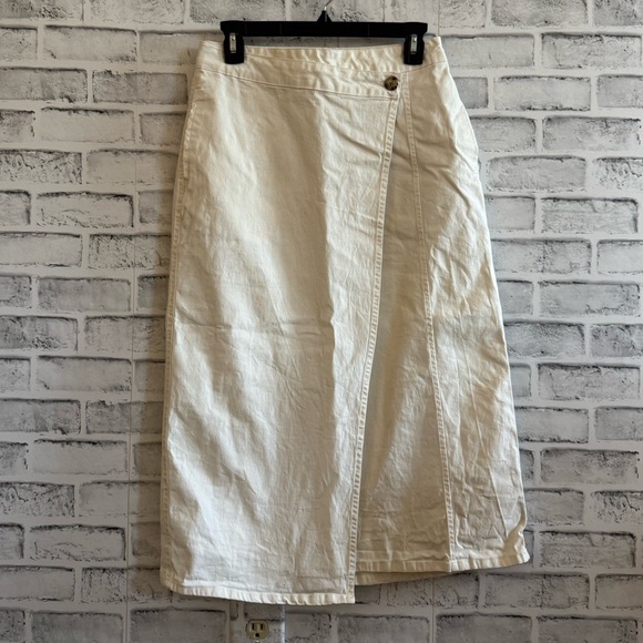Universal Thread Dresses & Skirts - Women’s Universal Thread creamy white colored long denim skirt size 4